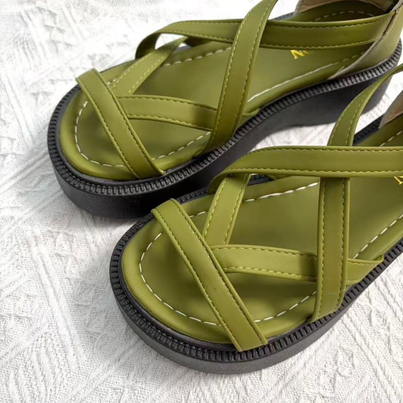 イブニングブリーズクロスストラッププラットフォームサンダル女 - Insole Memory Foam のレビューと価格